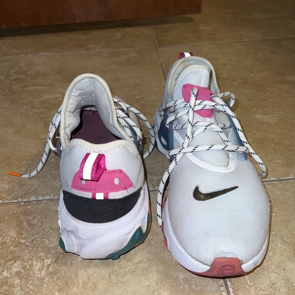 Nike React Presto - Picture 3 of 5